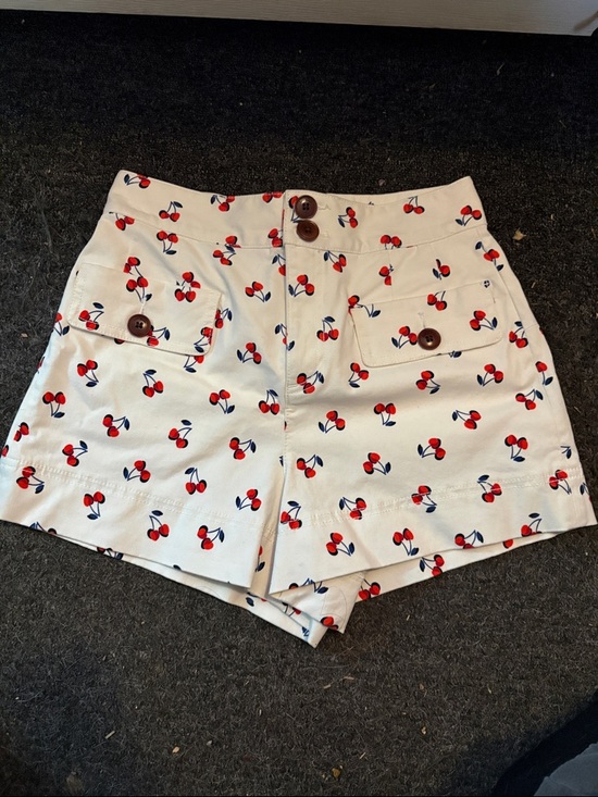 kate spade Pants - Kate spade Women’s Cream Cherry Print Shorts